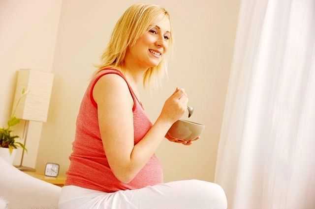孕期健康食谱：牛奶香芒蛋饼的美味与营养